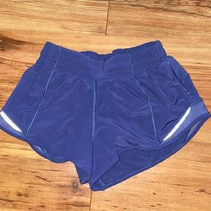 Lululemon Low Rise Shorts 2.5”